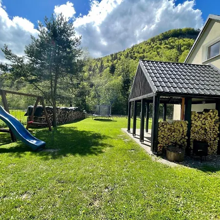 בקתה Pod Lesom Kvacany